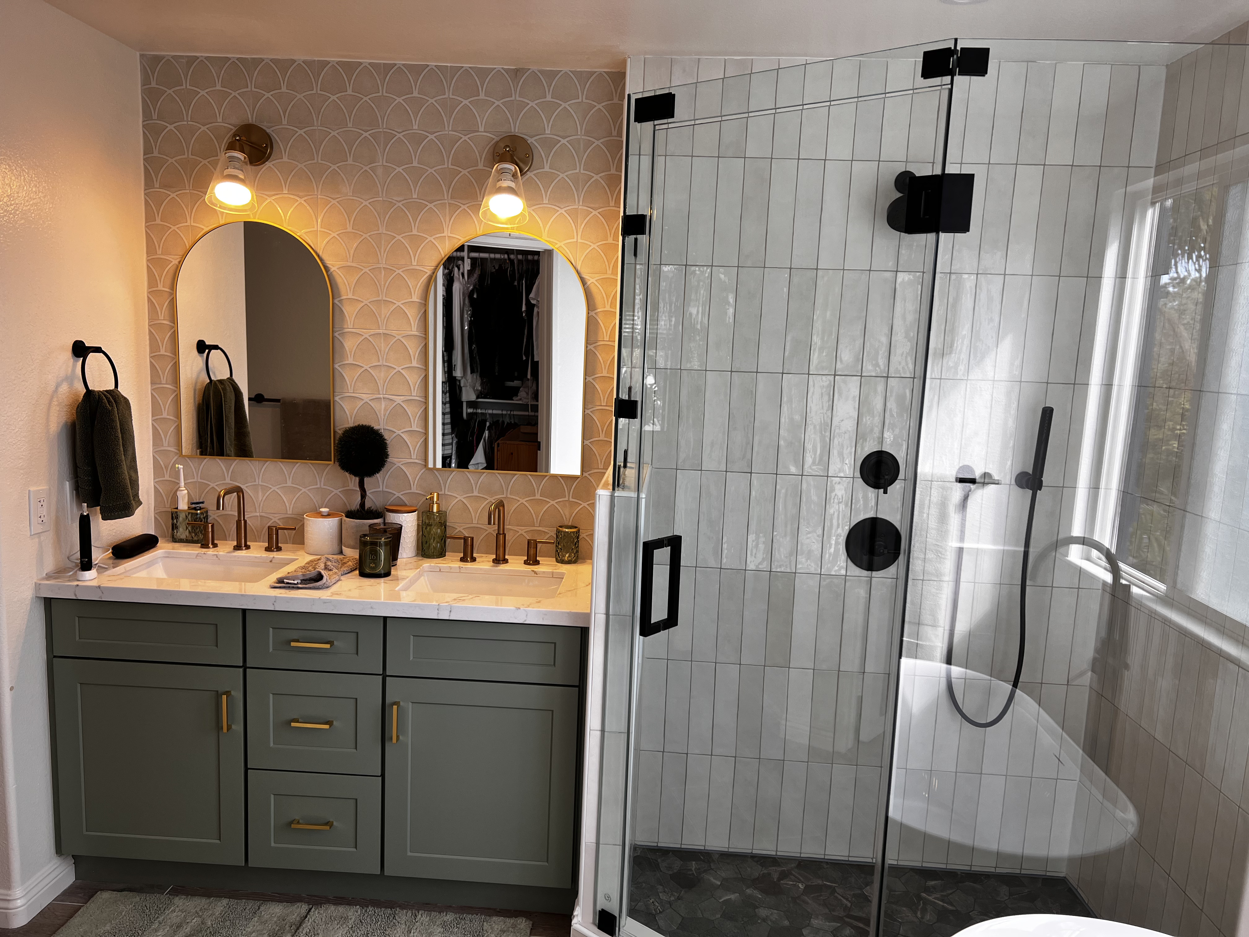 Freestanding tub suite bathroom finishes