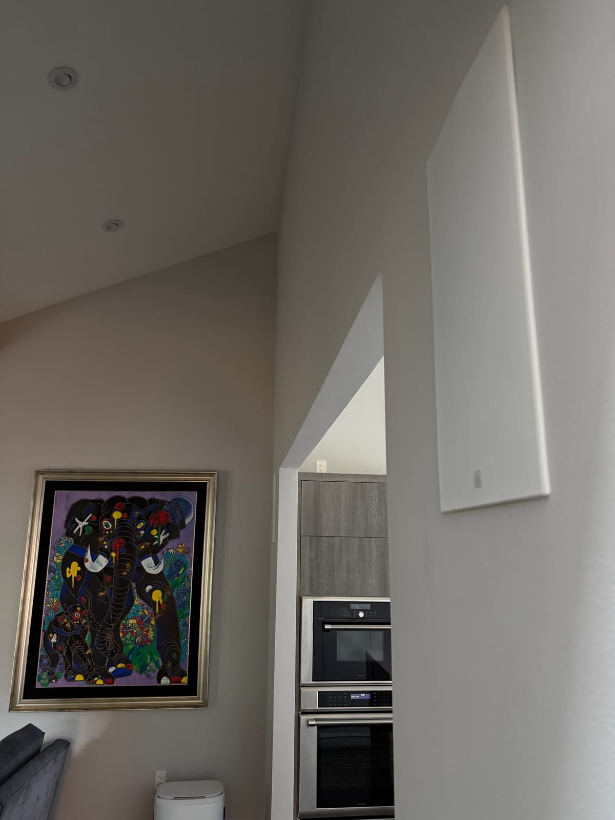 Contemporary kitchen finishes and island seating